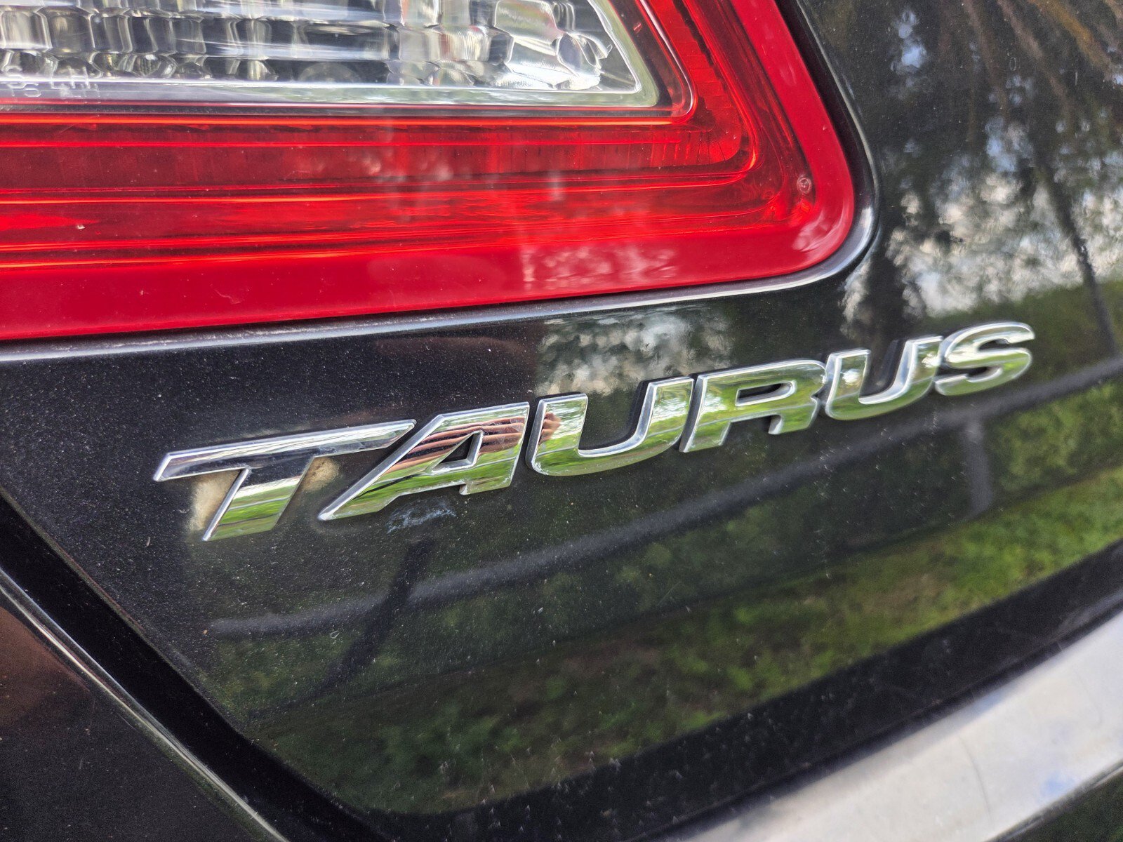 Used 2015 Ford Taurus SEL w/ Equipment Group 201A FWD image 5