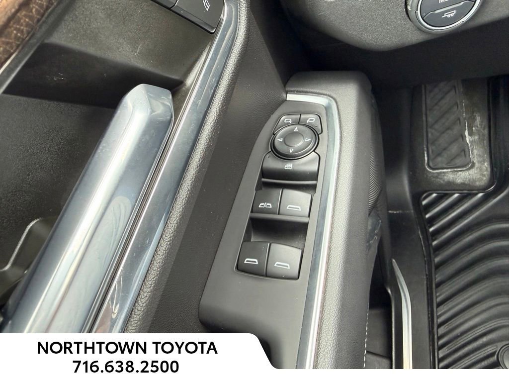 Used 2023 Chevrolet Silverado 1500 LT AWD/4WD image 17