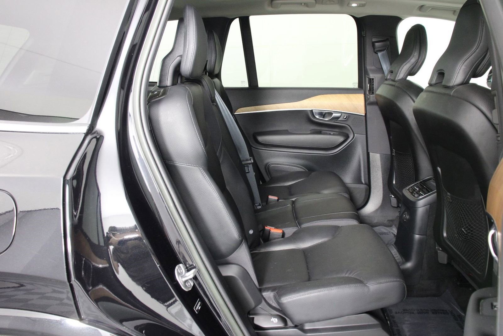 Certified 2023 Volvo XC90 T8 Plus w/ Protection Package Premier image 30