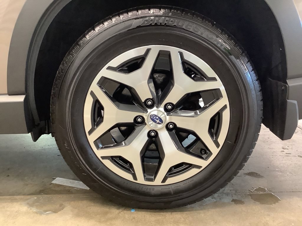 Used 2023 Subaru Forester Premium AWD/4WD image 25