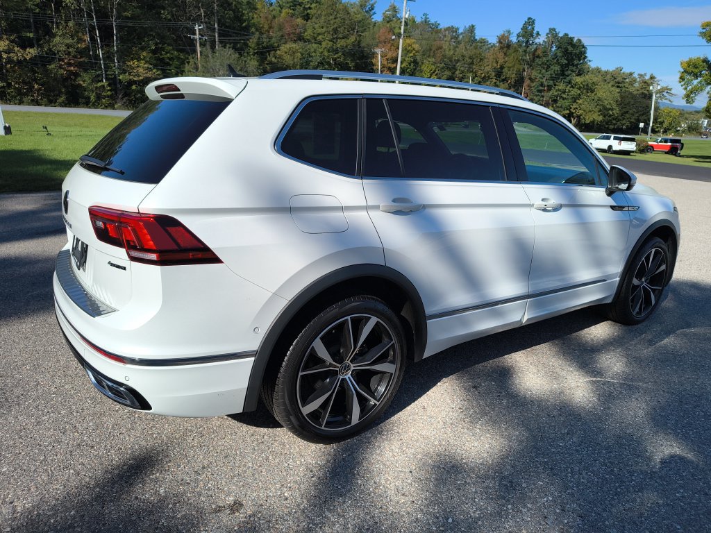 Used 2024 Volkswagen Tiguan SEL R-Line AWD/4WD image 5