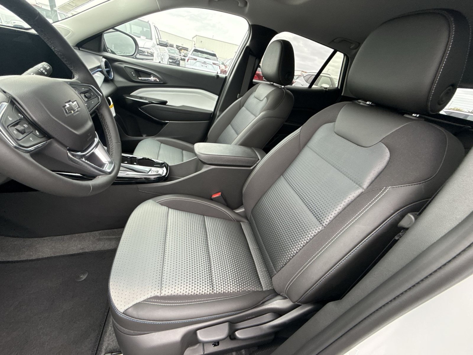 New 2026 Chevrolet Trax LT w/ Sunroof Package FWD image 14