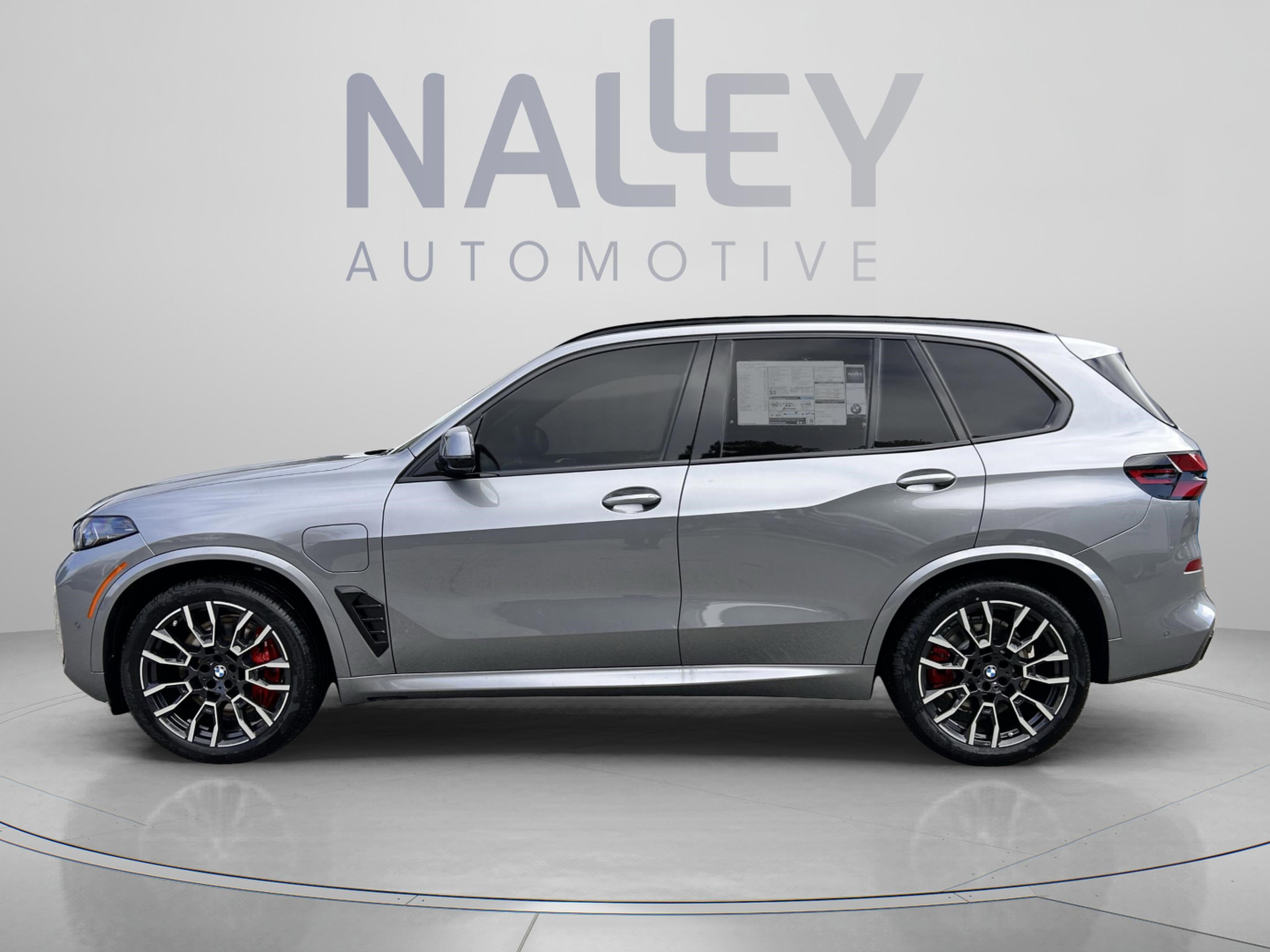 Used 2026 BMW X5 xDrive50e w/ Executive Package AWD/4WD image 3