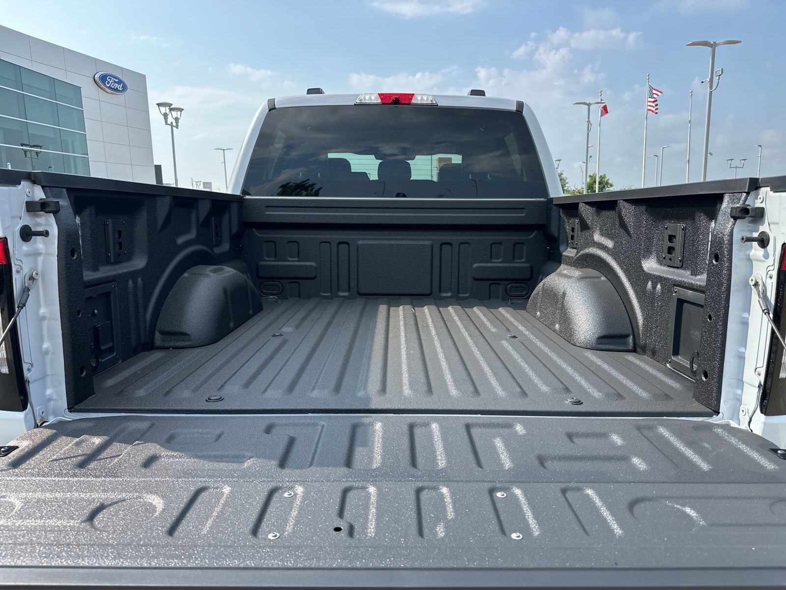 New 2025 Ford F150 Lightning Flash AWD/4WD image 31