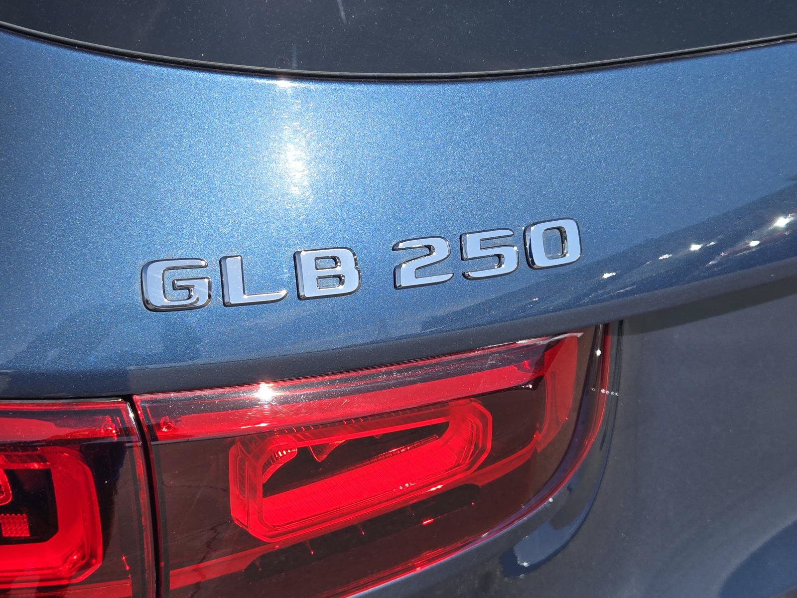 Used 2021 Mercedes-Benz GLB 250 image 34