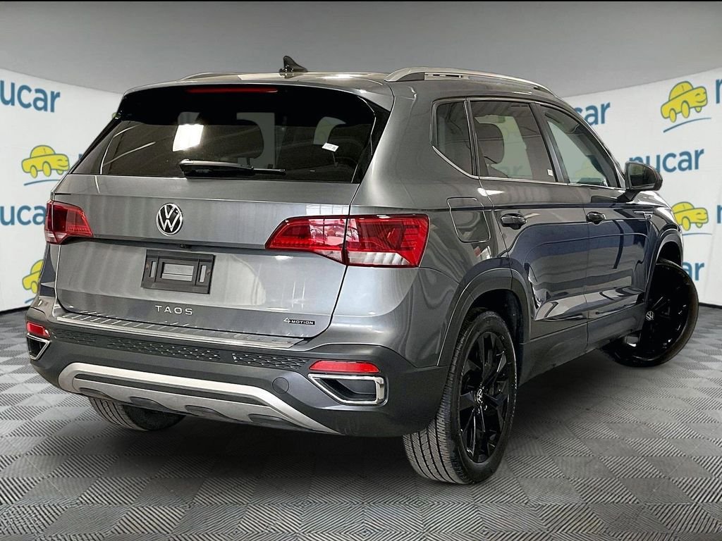 Used 2022 Volkswagen Taos SE w/ Panoramic Sunroof Package AWD/4WD image 6