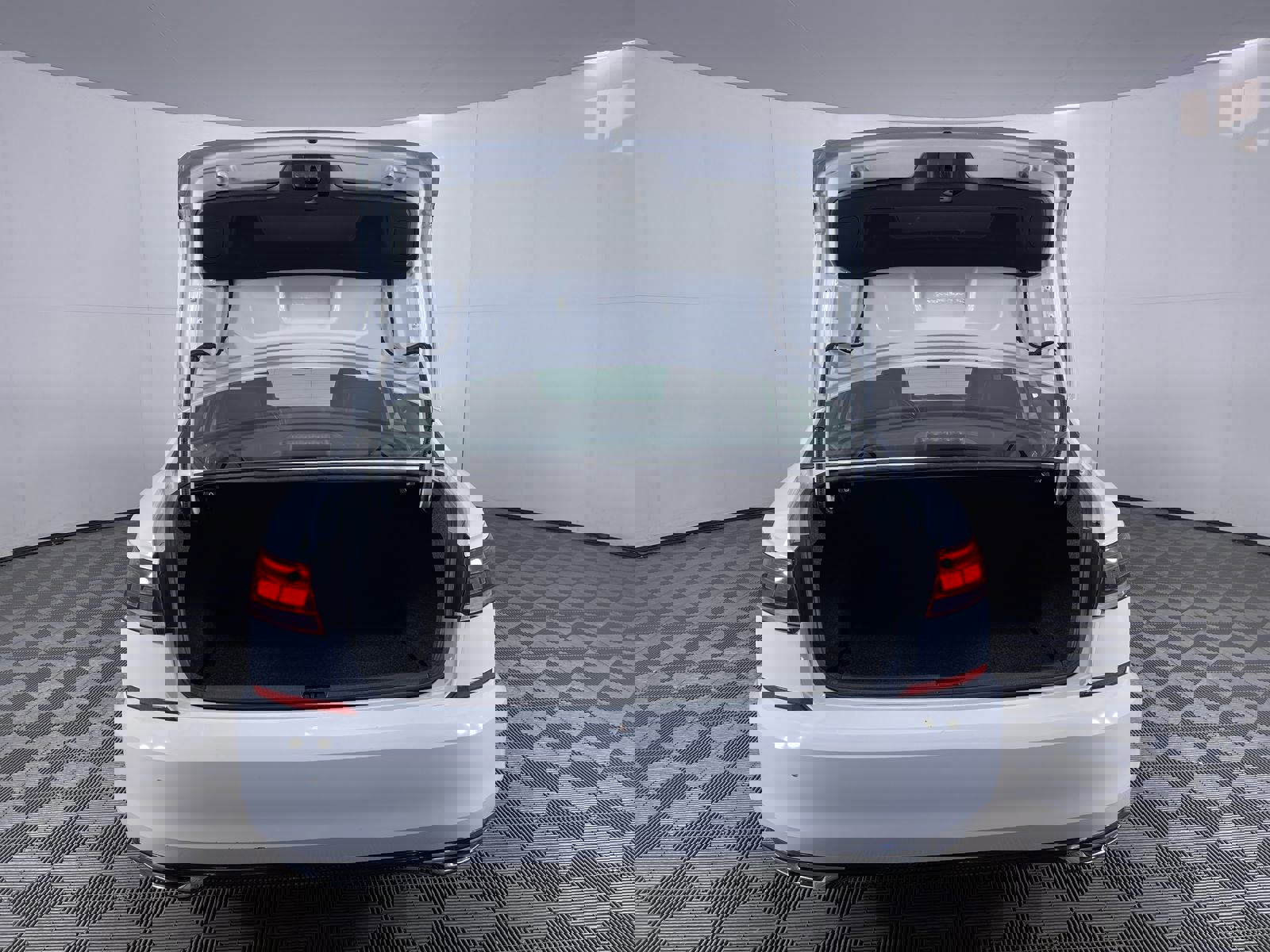 Used 2020 Volkswagen Passat 2.0T R-Line image 23