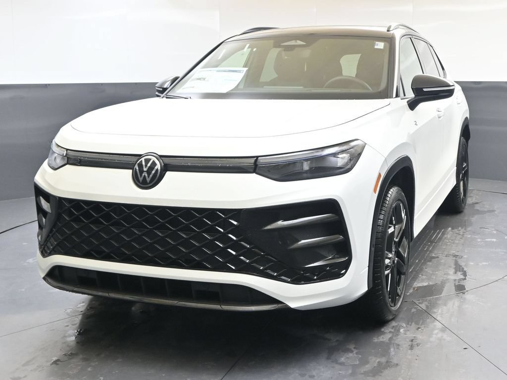 Used 2026 Volkswagen Tiguan SE R-Line AWD/4WD image 1