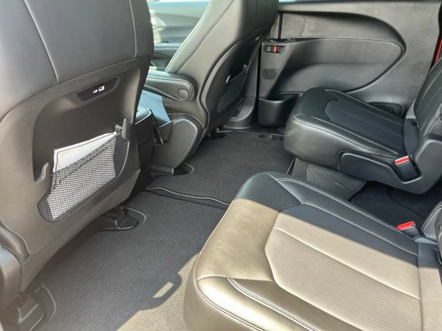 New 2026 Chrysler Pacifica Select AWD/4WD image 17