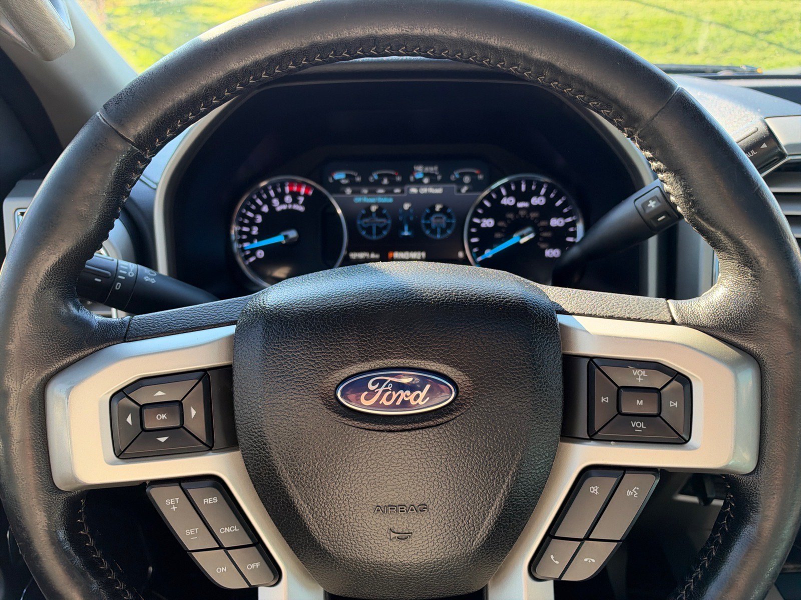 Used 2017 Ford F250 Lariat w/ Lariat Ultimate Package AWD/4WD image 23