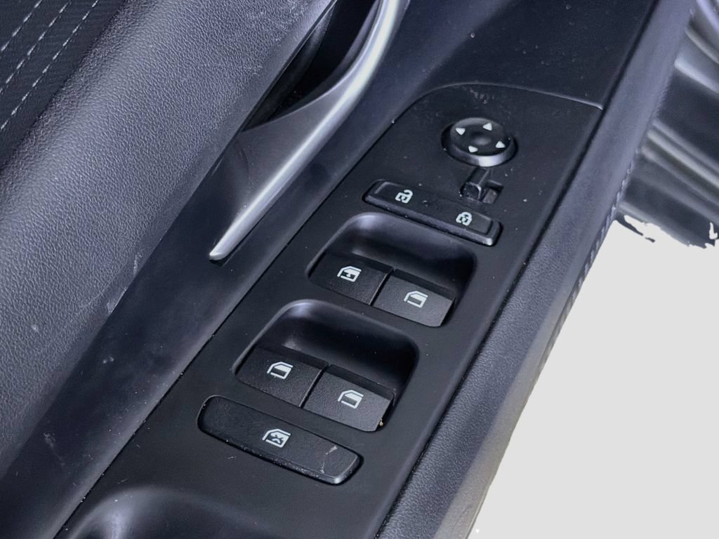 Used 2025 Hyundai Elantra SE FWD image 21