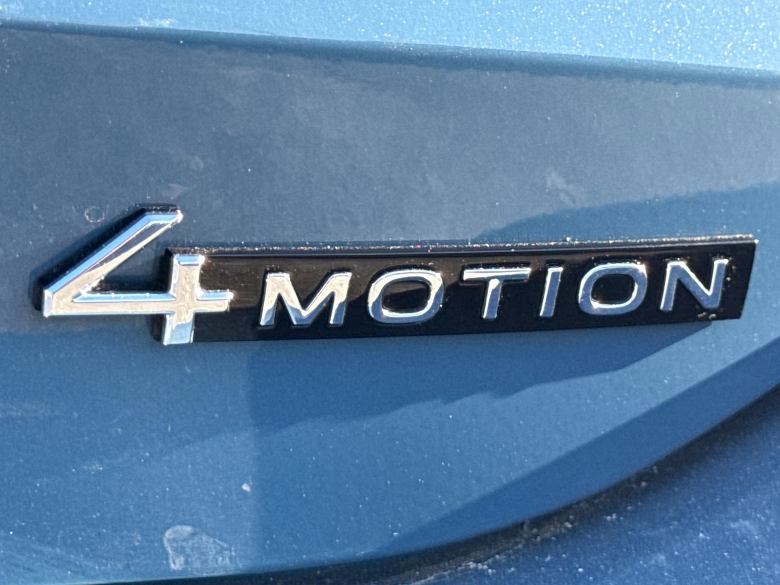 Used 2025 Volkswagen Tiguan SE image 38