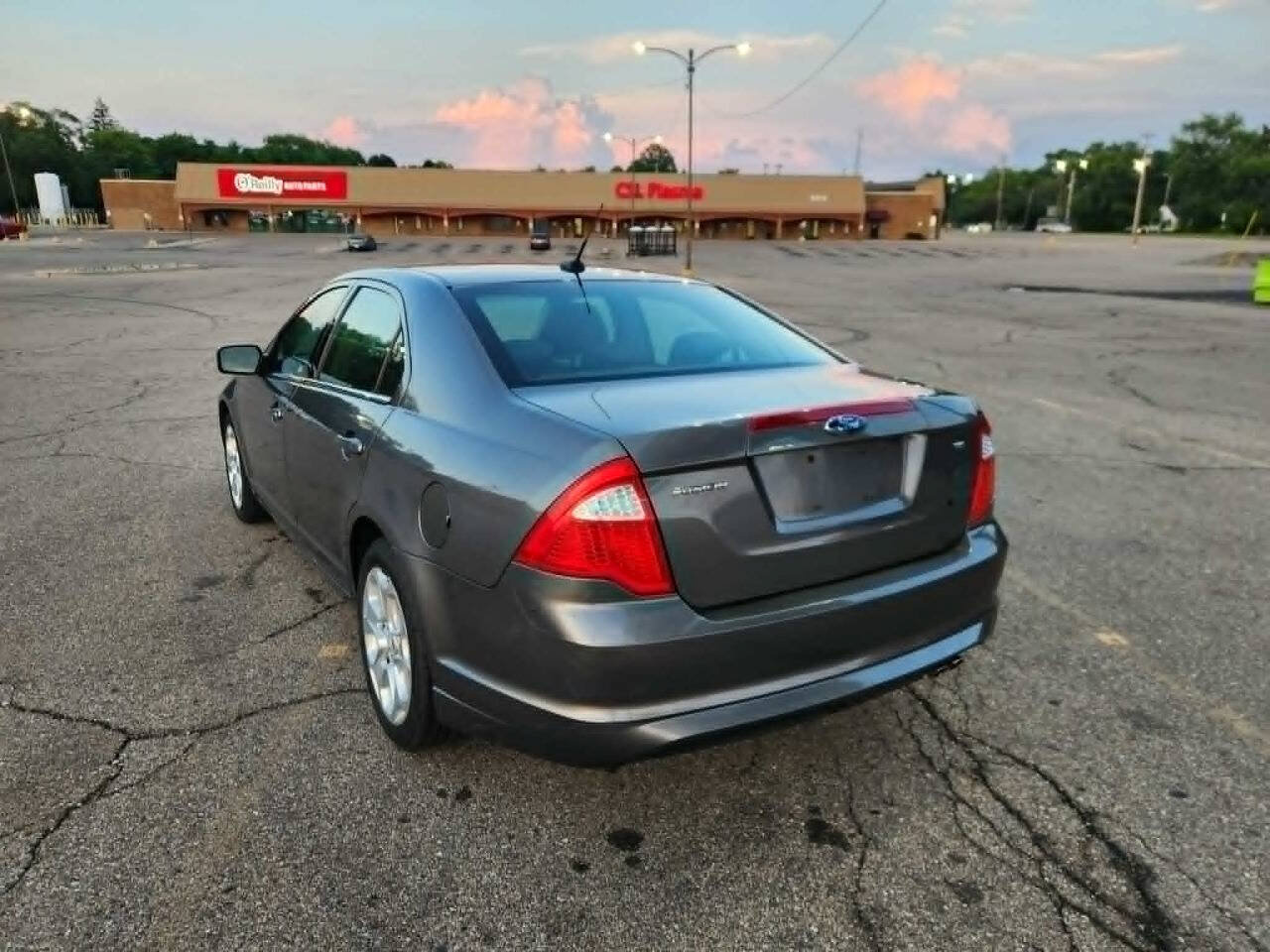 Used 2010 Ford Fusion SE FWD image 6