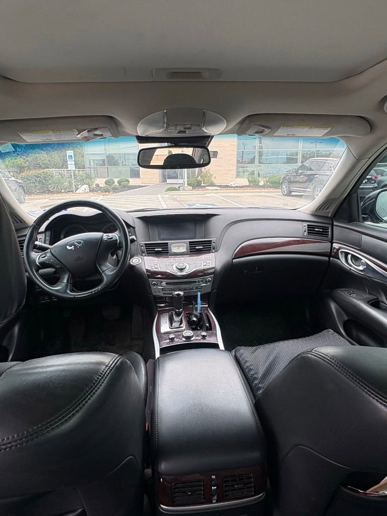 Used 2017 INFINITI Q70 L 3.7 RWD image 9