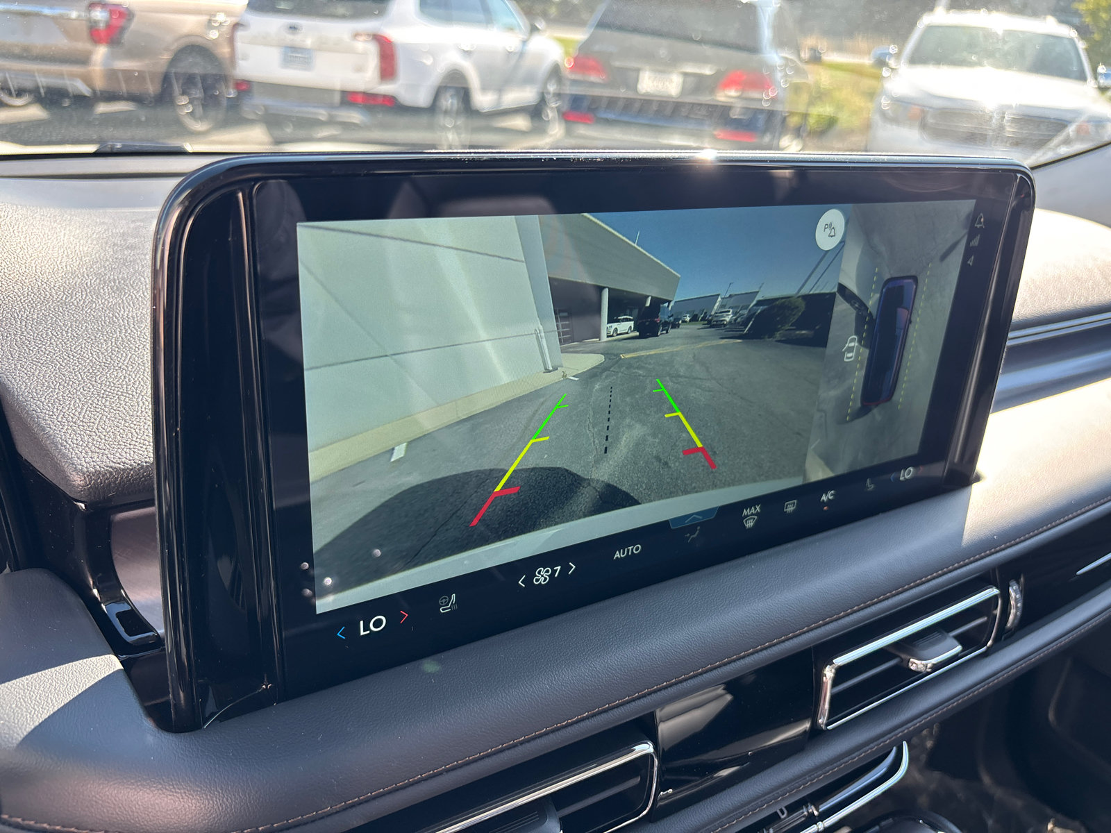 New 2027 Lincoln Aviator AWD w/ Jet Appearance Package image 19
