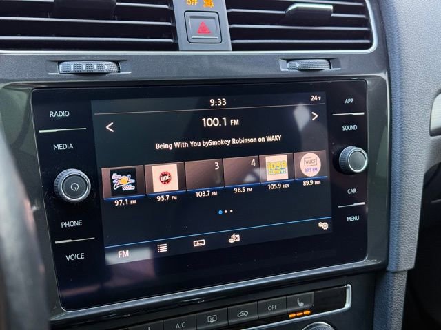 Used 2018 Volkswagen Golf S image 24