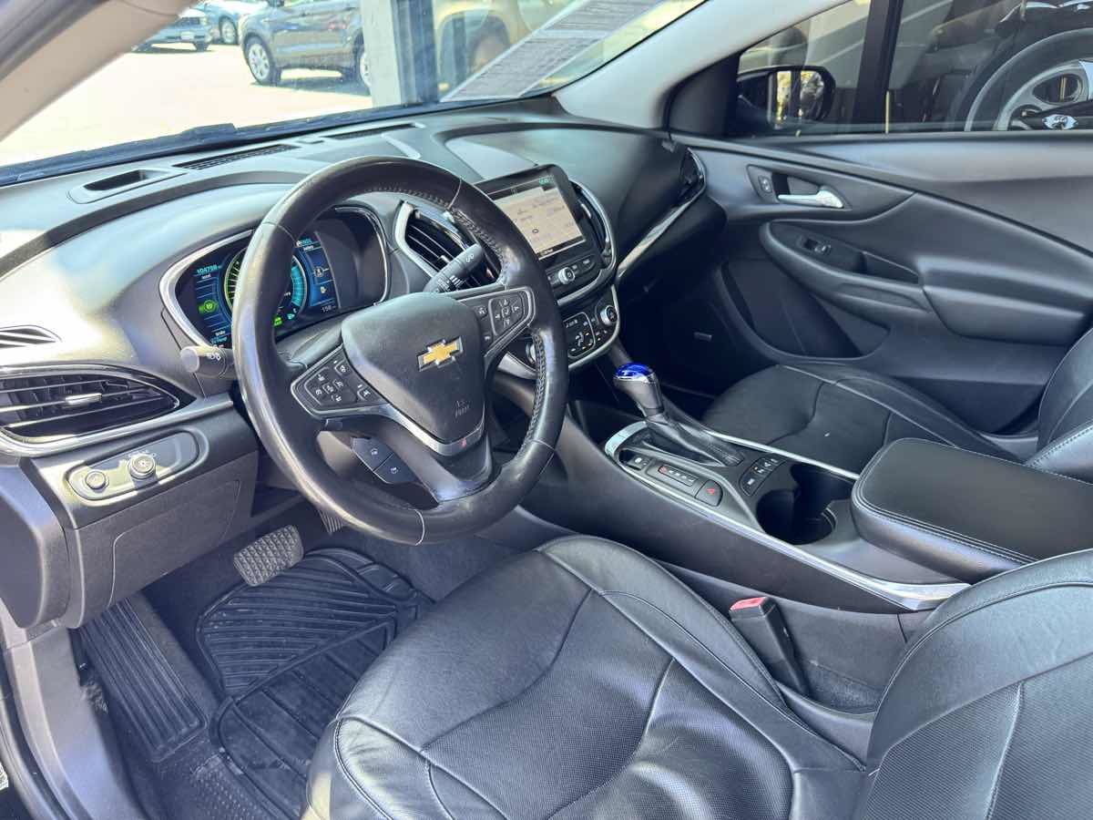 Used 2017 Chevrolet Volt Premier w/ Driver Confidence II Package FWD image 34
