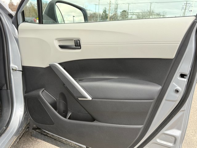 Used 2024 Toyota Corolla Cross L image 28
