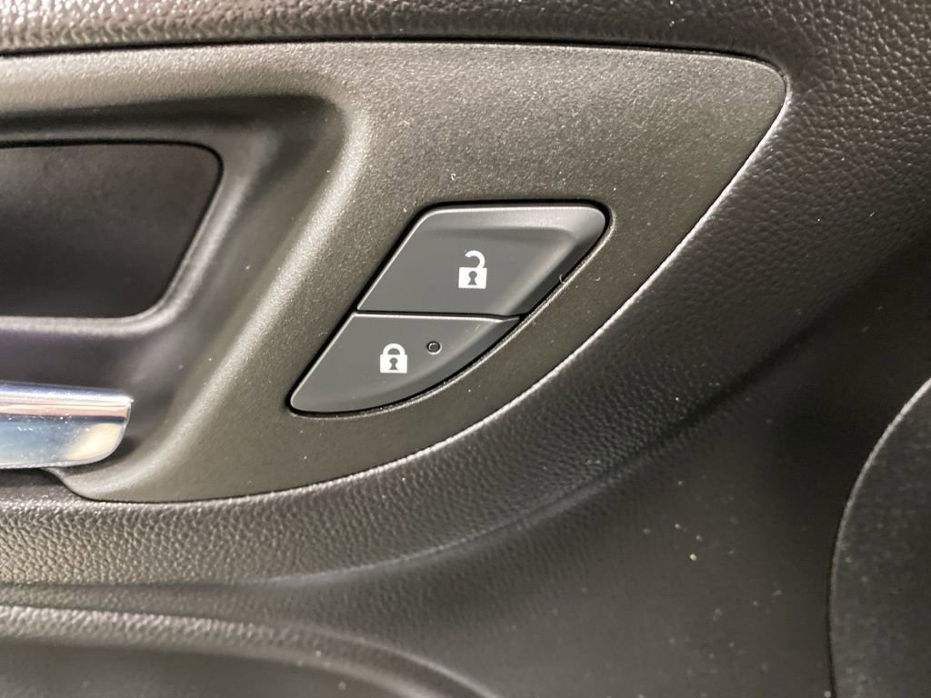 Used 2023 Chevrolet Equinox LT image 28