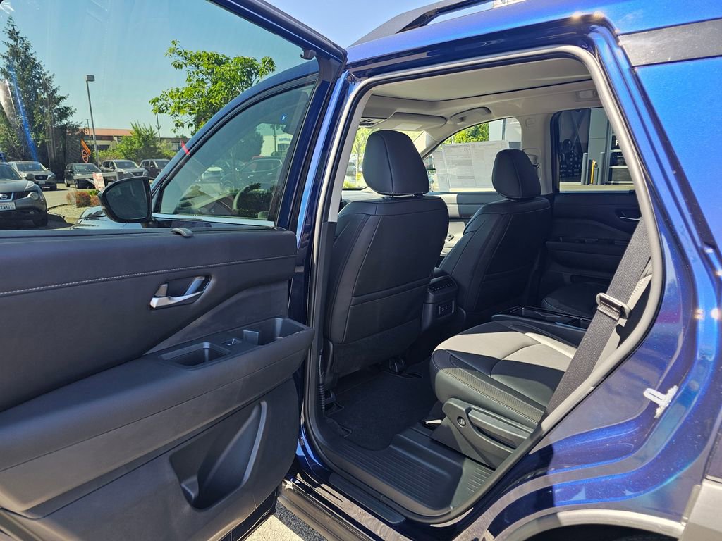 New 2026 Nissan Pathfinder SL w/ SL Premium Package AWD/4WD image 12