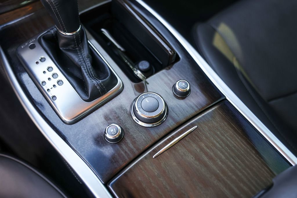 Used 2016 INFINITI Q70 L 3.7 w/ Deluxe Touring Package image 23