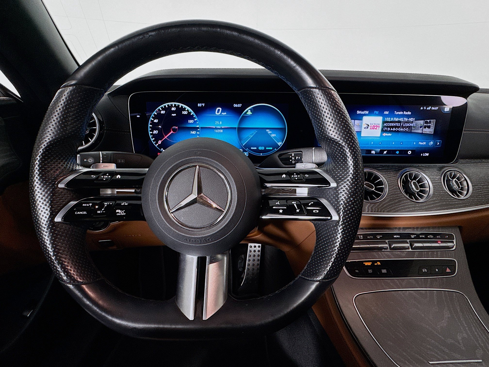 Used 2022 Mercedes-Benz E 450 4MATIC Cabriolet image 11