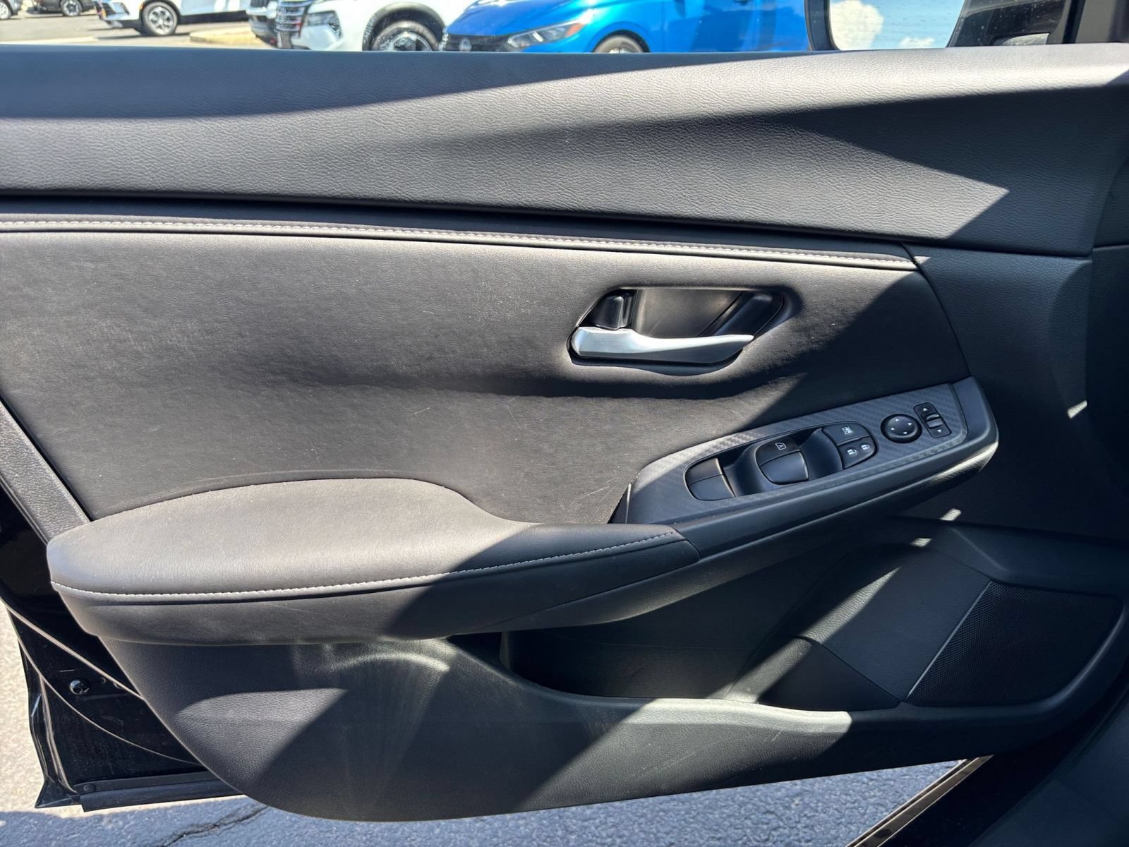 Used 2025 Nissan Sentra SV FWD image 15