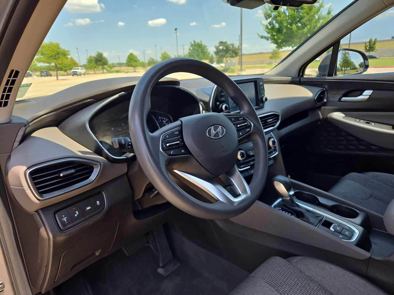 Used 2019 Hyundai Santa Fe SEL FWD image 2