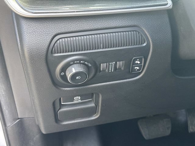 Used 2023 Jeep Wagoneer 4WD w/ Convenience Group I image 31
