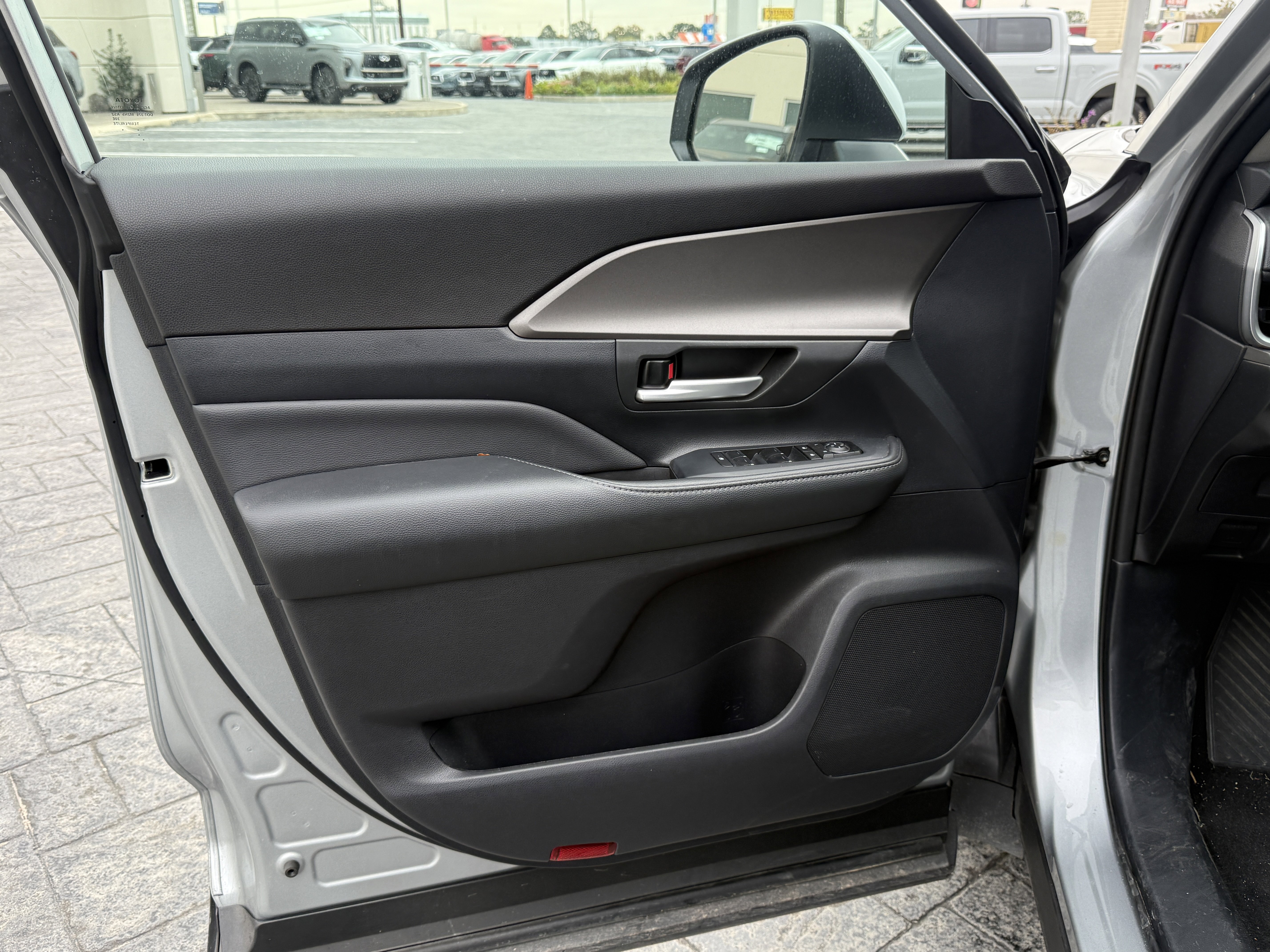 Used 2025 Toyota Grand Highlander FWD image 10