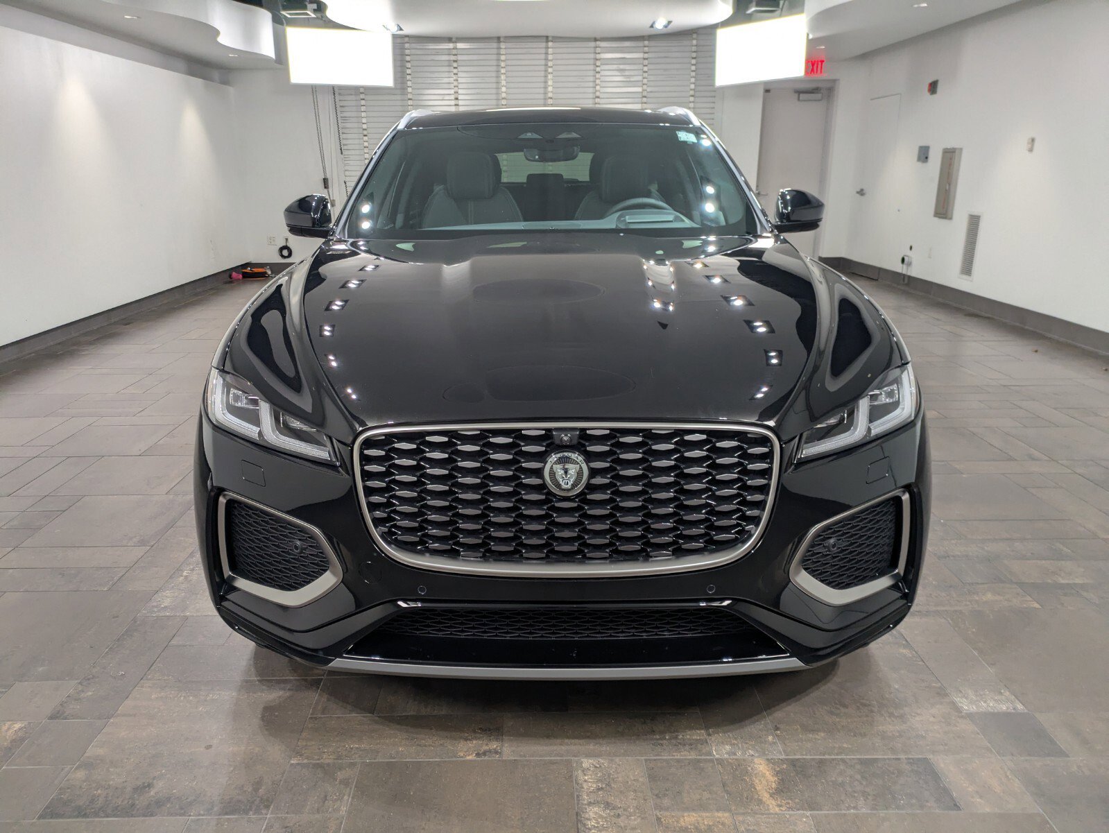 New 2026 Jaguar F-PACE R-Dynamic S image 2