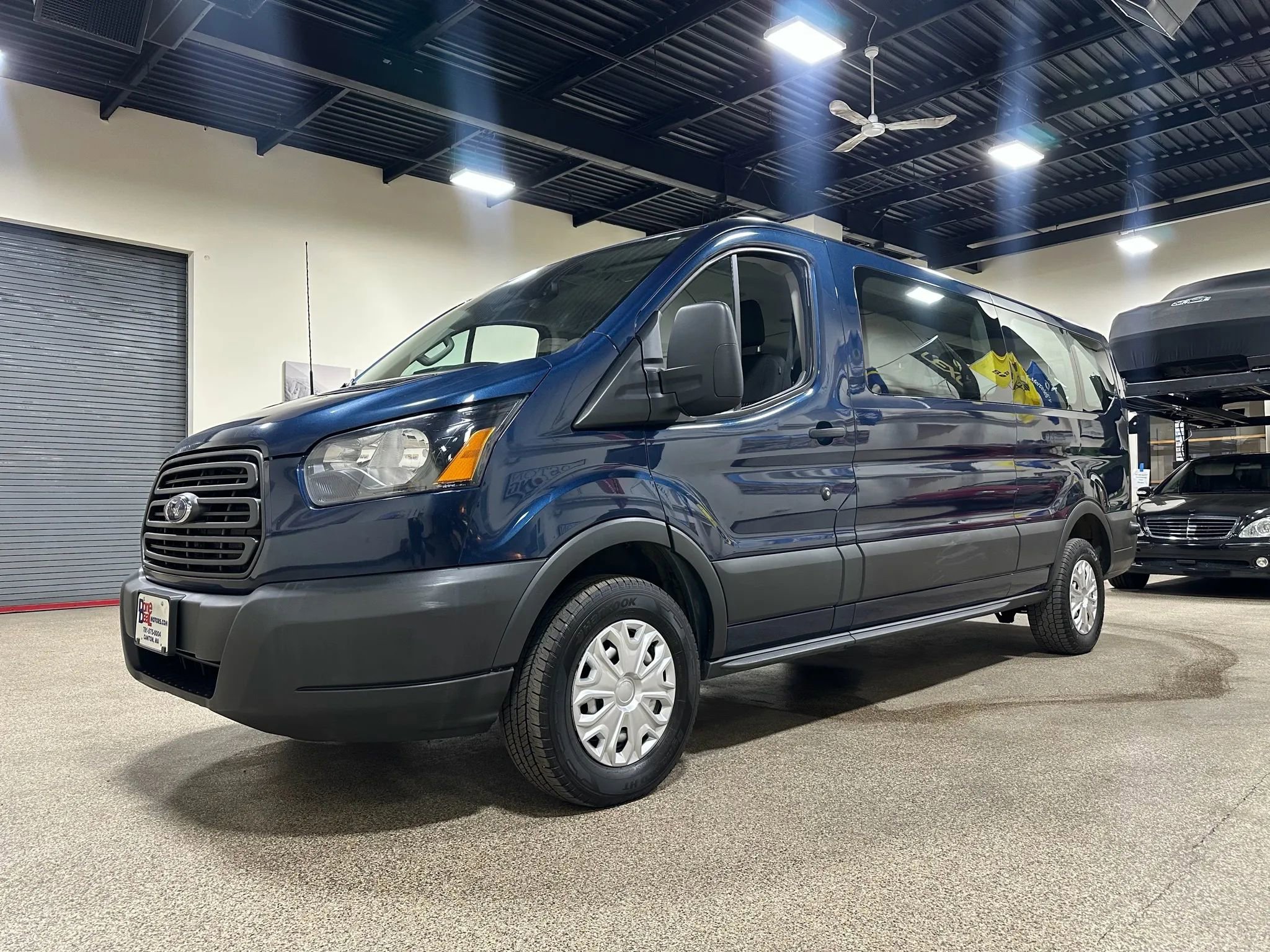 Used 2018 Ford Transit 350 XL image 8
