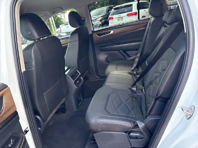Used 2025 Volkswagen Atlas SE AWD/4WD image 19