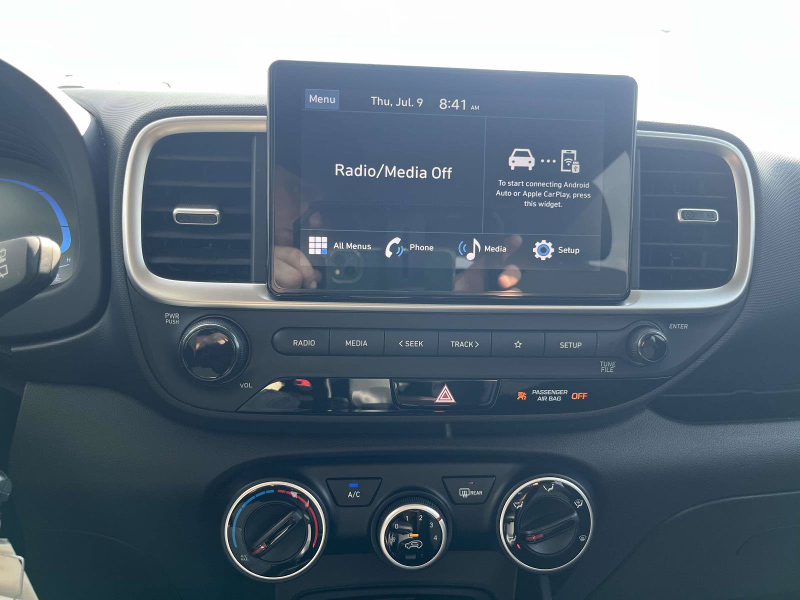 Certified 2025 Hyundai Venue SE FWD image 17