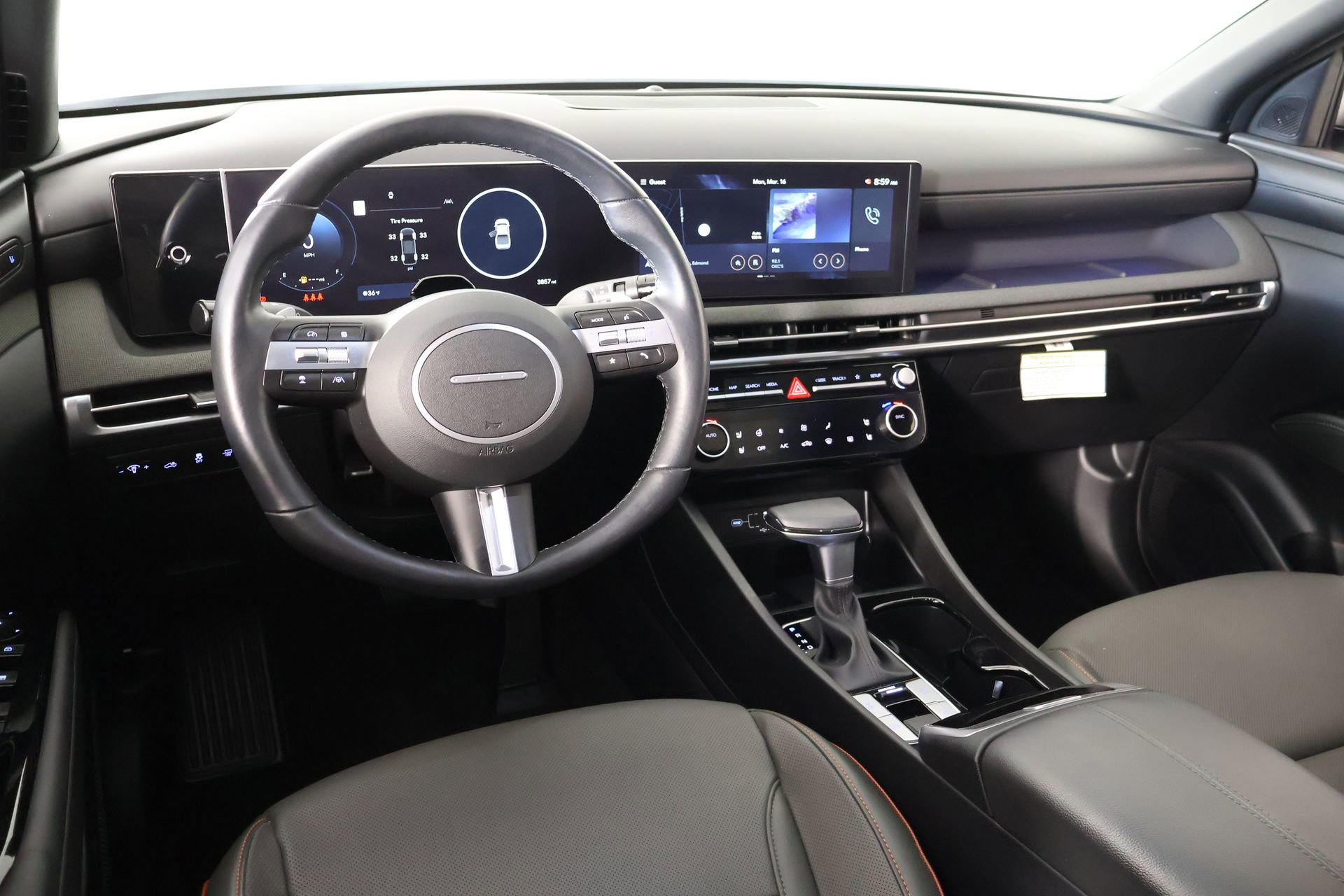 Certified 2025 Hyundai Santa Cruz Limited image 2