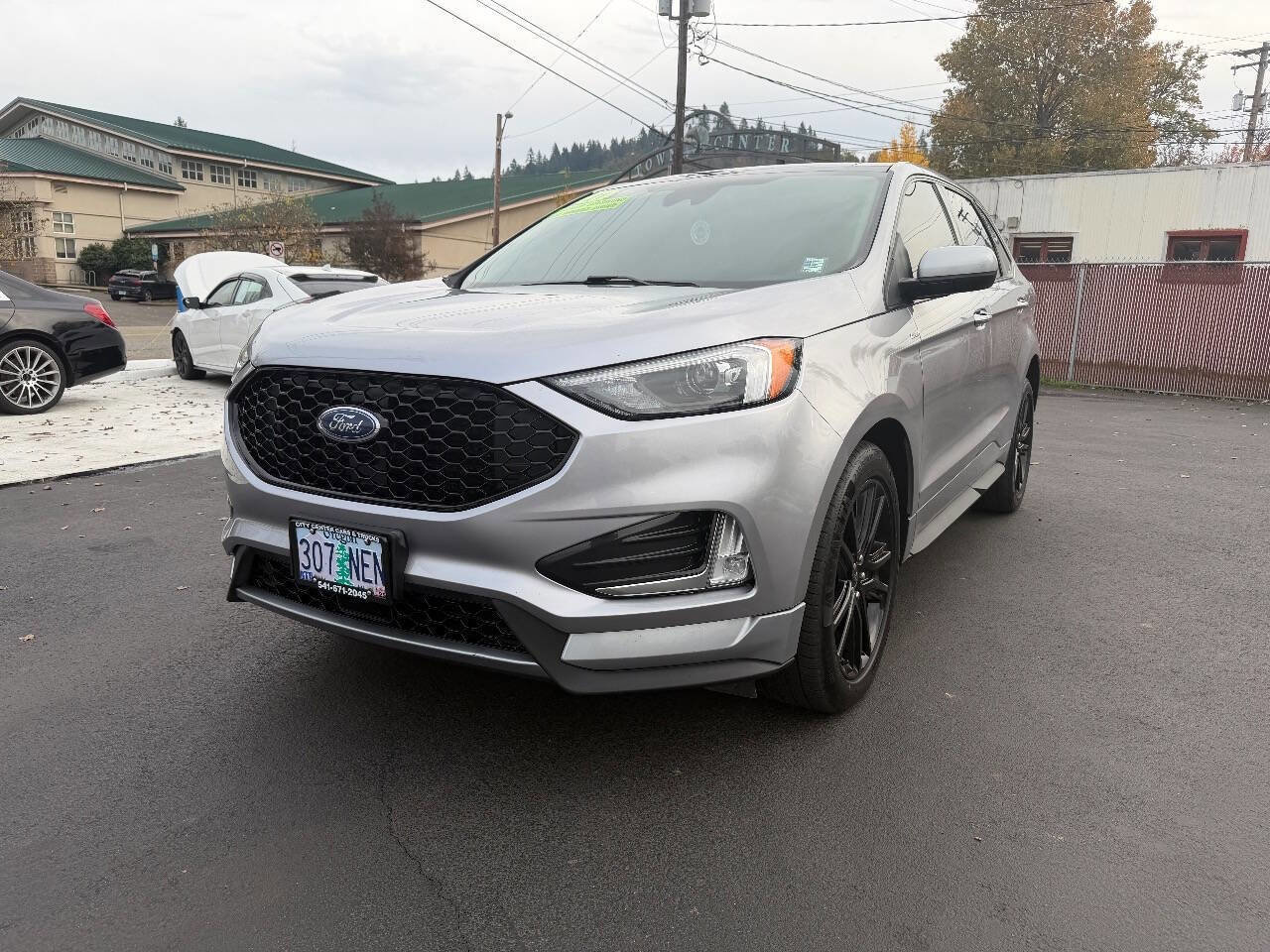 Used 2021 Ford Edge ST-Line w/ Class II Trailer Tow Package image 4