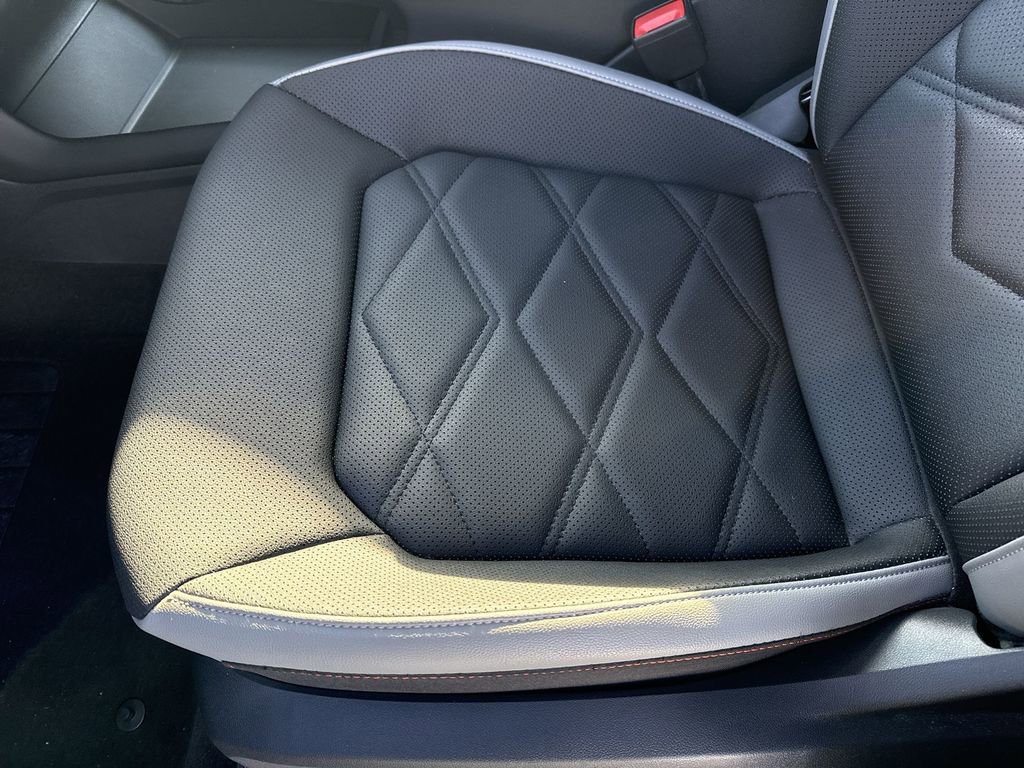 Used 2025 Volkswagen Atlas Peak Edition SE image 10