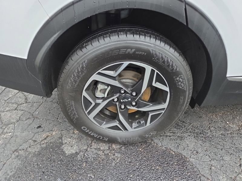 Used 2025 Kia Sportage LX AWD/4WD image 9