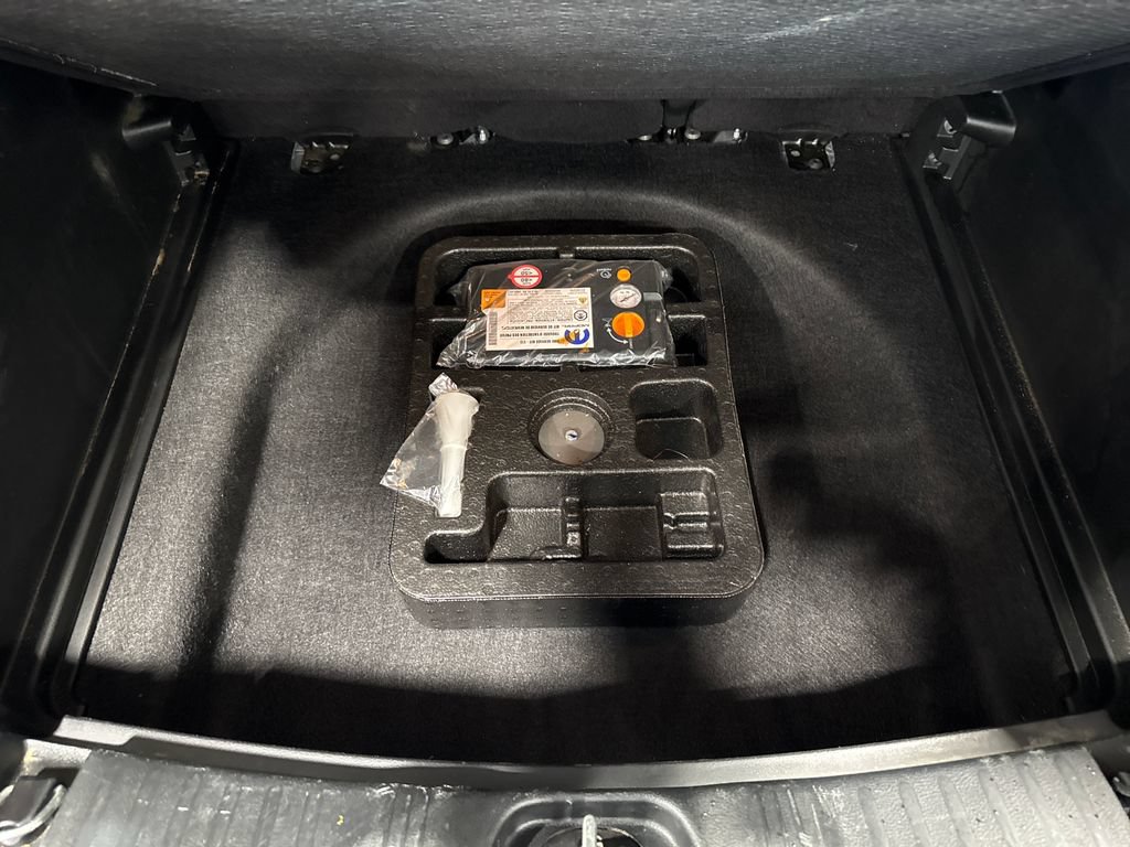 Used 2024 Jeep Compass Latitude AWD/4WD image 40