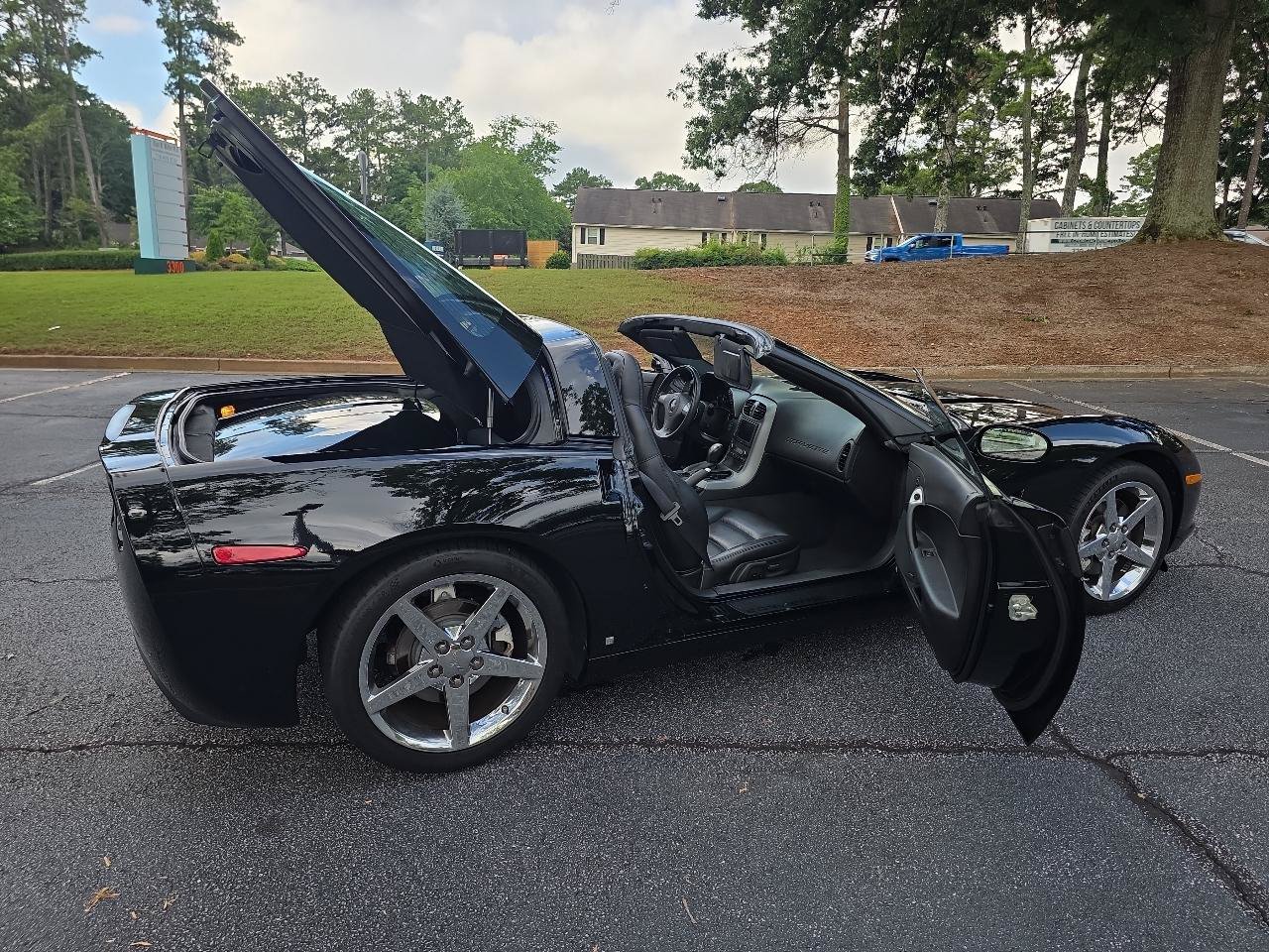 Used 2006 Chevrolet Corvette Coupe w/ Preferred Equipment Group RWD image 30