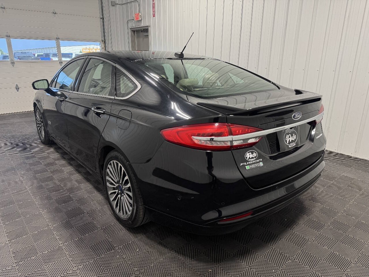 Used 2017 Ford Fusion Energi Titanium FWD image 4