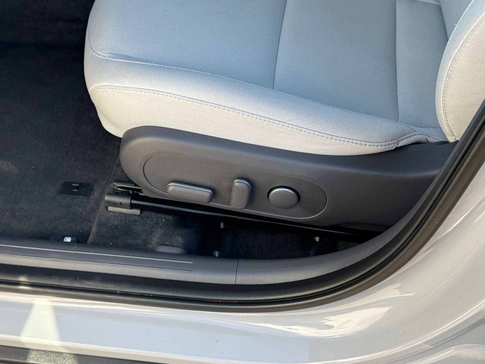 Used 2025 Hyundai Kona SEL image 23