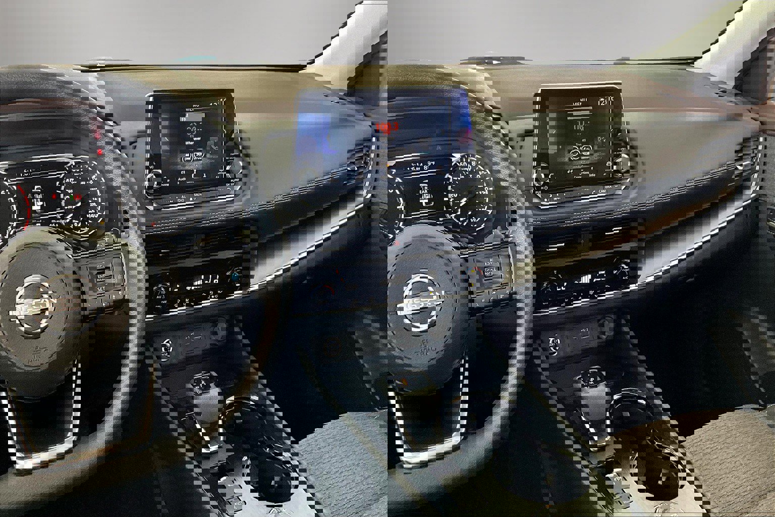 Used 2023 Nissan Rogue SV image 9