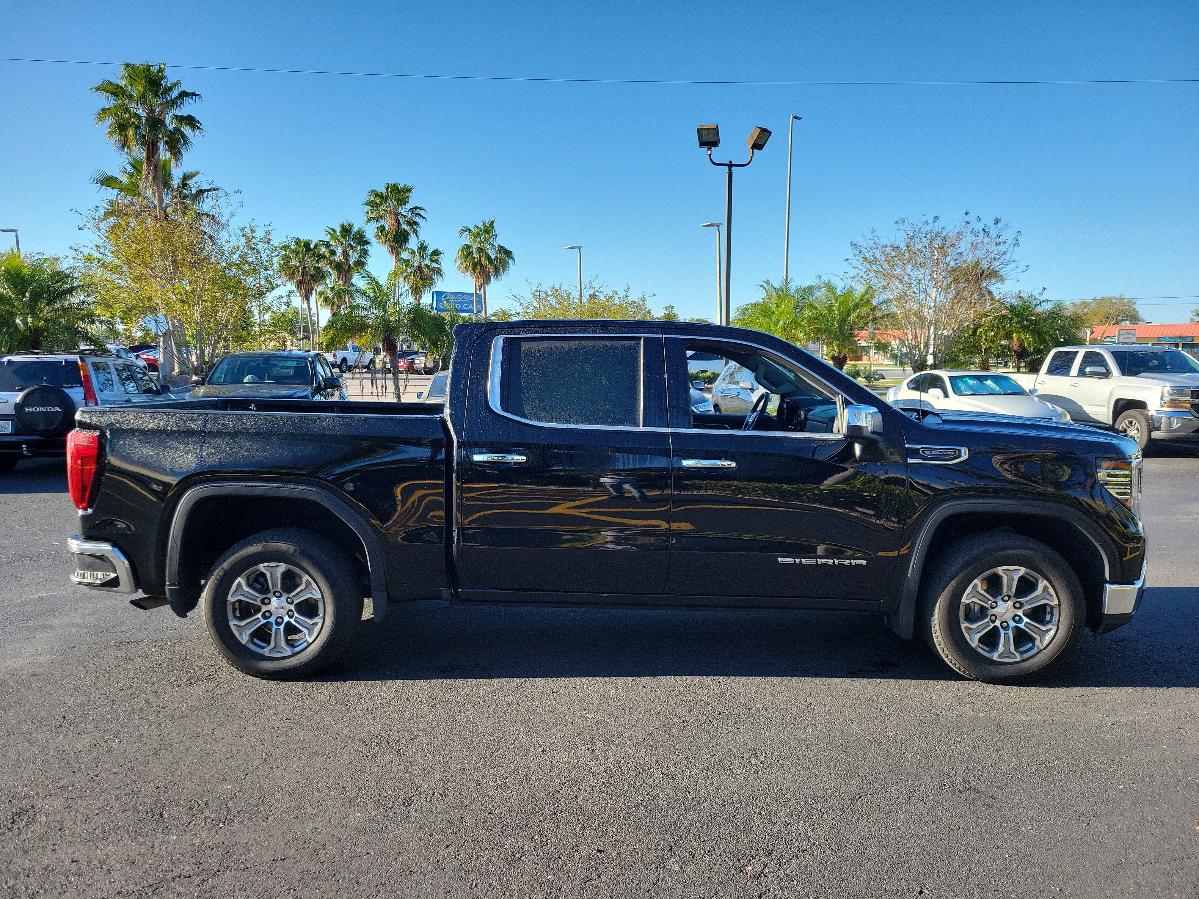 Used 2025 GMC Sierra 1500 SLT RWD image 5