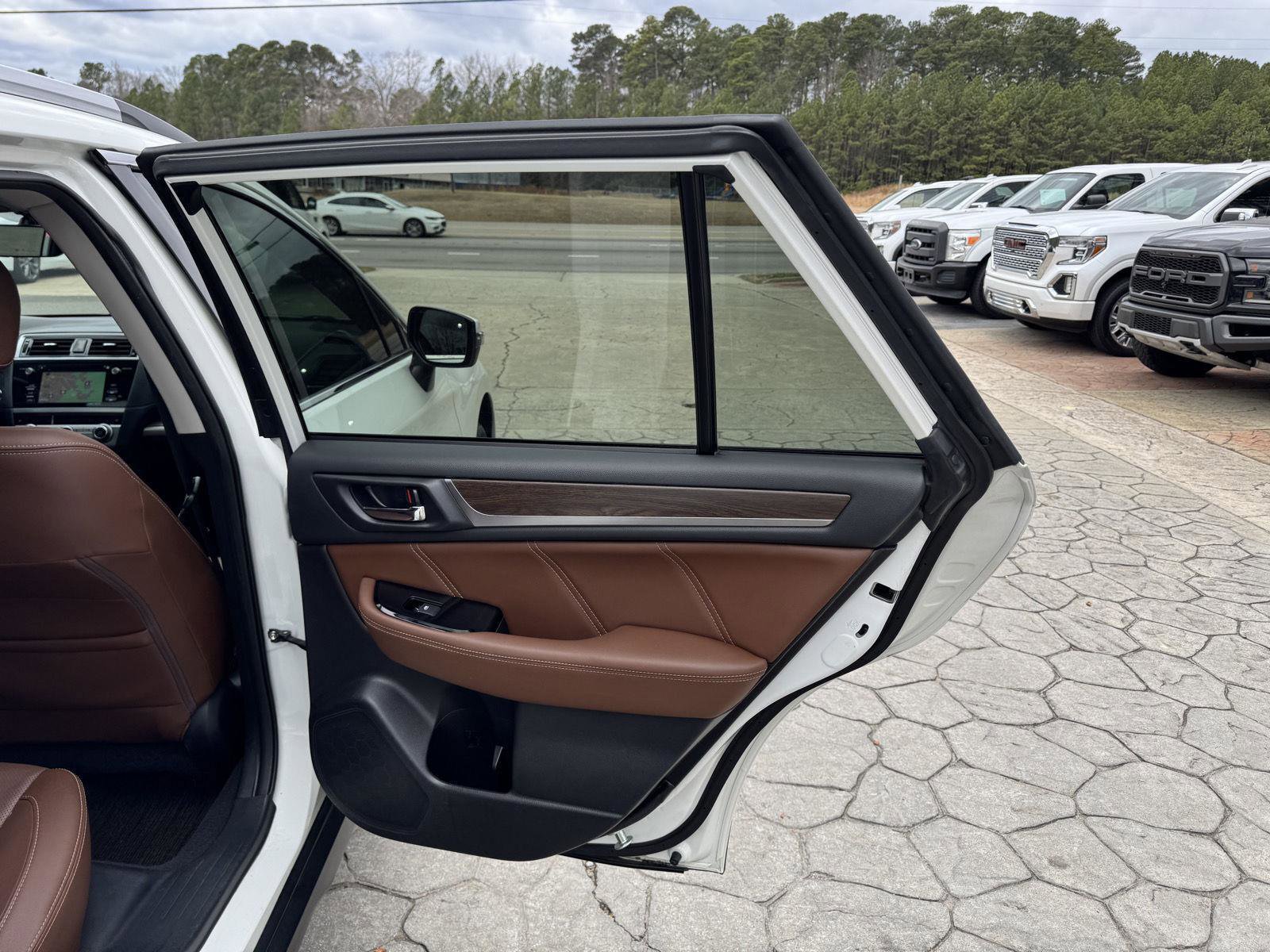 Used 2017 Subaru Outback 3.6R Touring w/ Popular Package #5A image 15