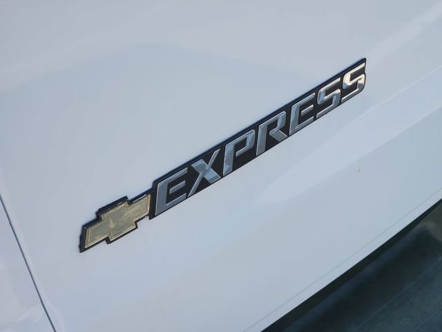 Used 2025 Chevrolet Express 2500 w/ Driver Convenience Package RWD image 9