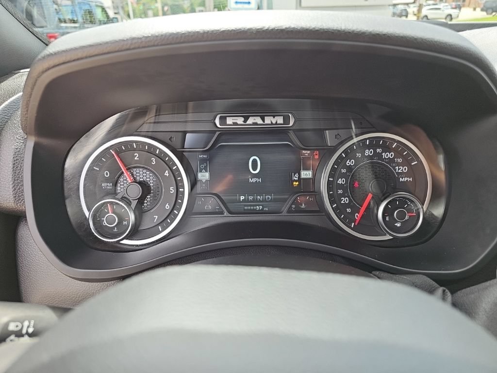 Used 2025 RAM 5500 4x4 Crew Cab image 14