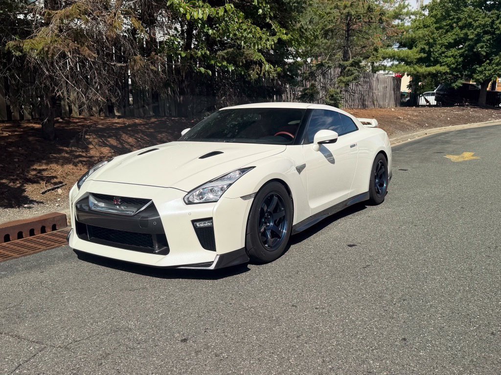 Used 2019 Nissan GT-R Premium w/ Premium Interior Package AWD/4WD image 6