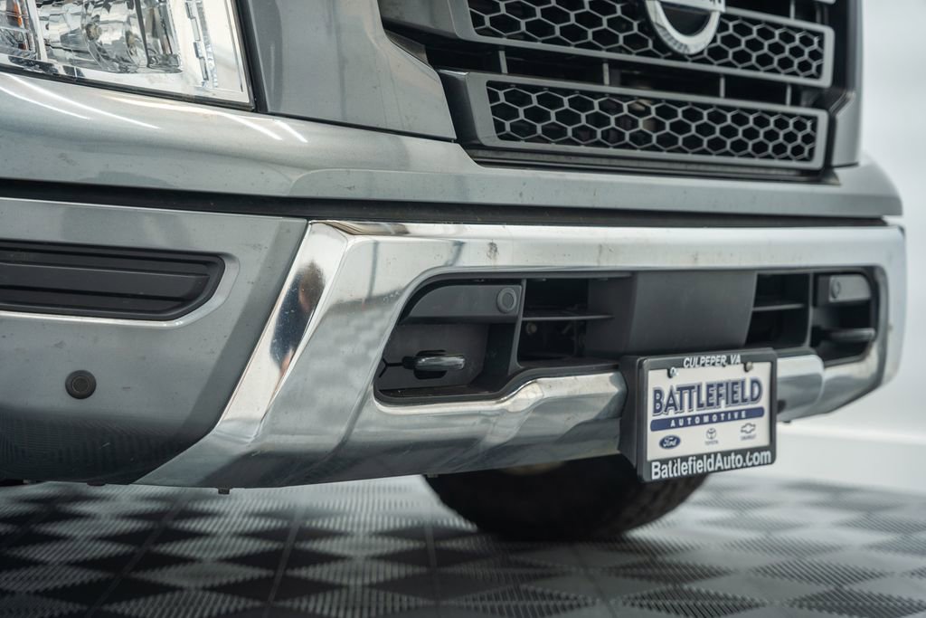 Used 2022 Nissan Titan SV w/ SV Convenience Package image 11