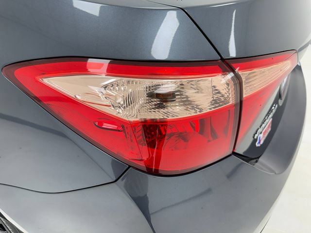 Used 2018 Toyota Corolla LE FWD image 36